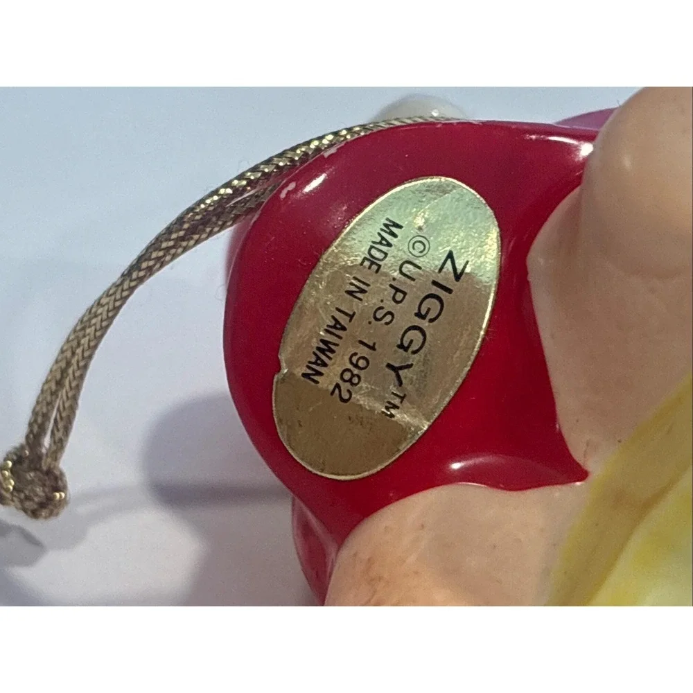 Vintage 1982 Ziggy  American Greetings Santa Star Christmas Ornament Ceramic